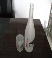 玻璃蒙砂酒瓶